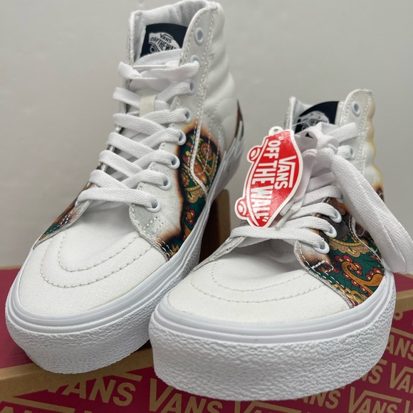 Vans Men’s Sk8-Hi Bolt (Big Reveal) True White/P Sneakers
VN0A5JIVAZQ - Picture 7 of 16
